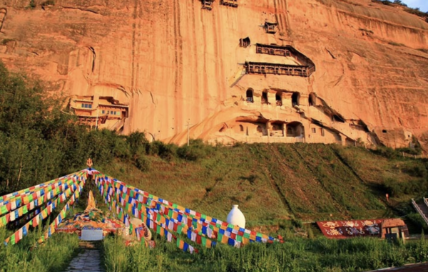 点石策略 甘肃马蹄寺景区收取300元/人“天价过路费”？官方通报