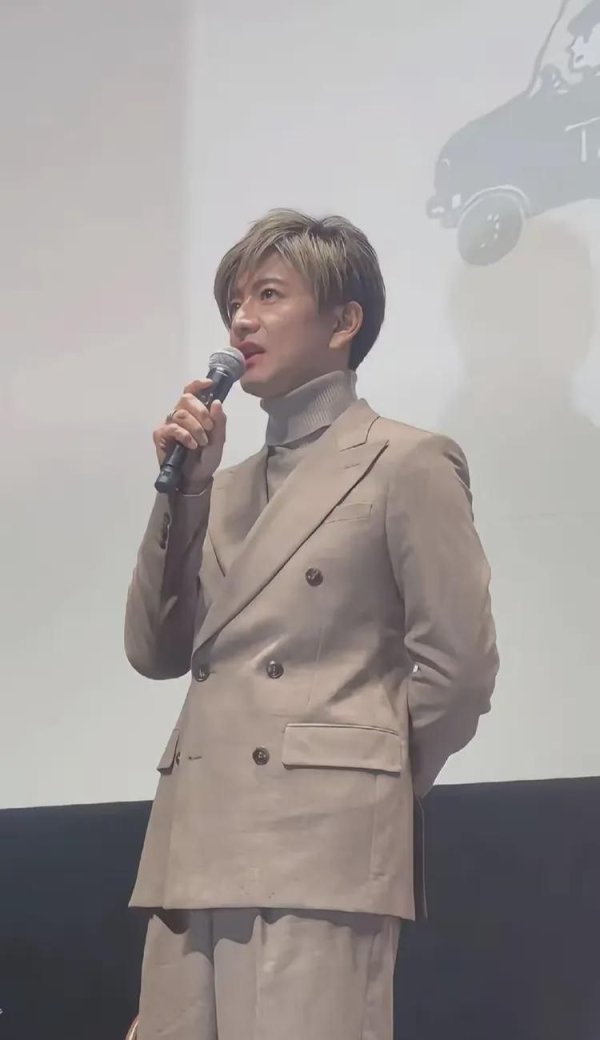 浩广配资 木村拓哉现身东京电影节，老得惨不忍睹，擦粉底抹口红，像个女生